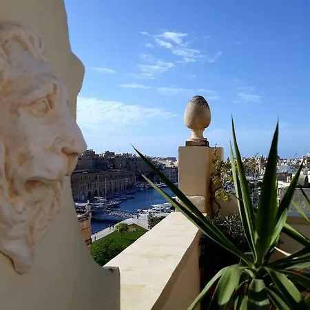 Concetta Host House Bed & Breakfast Cospicua